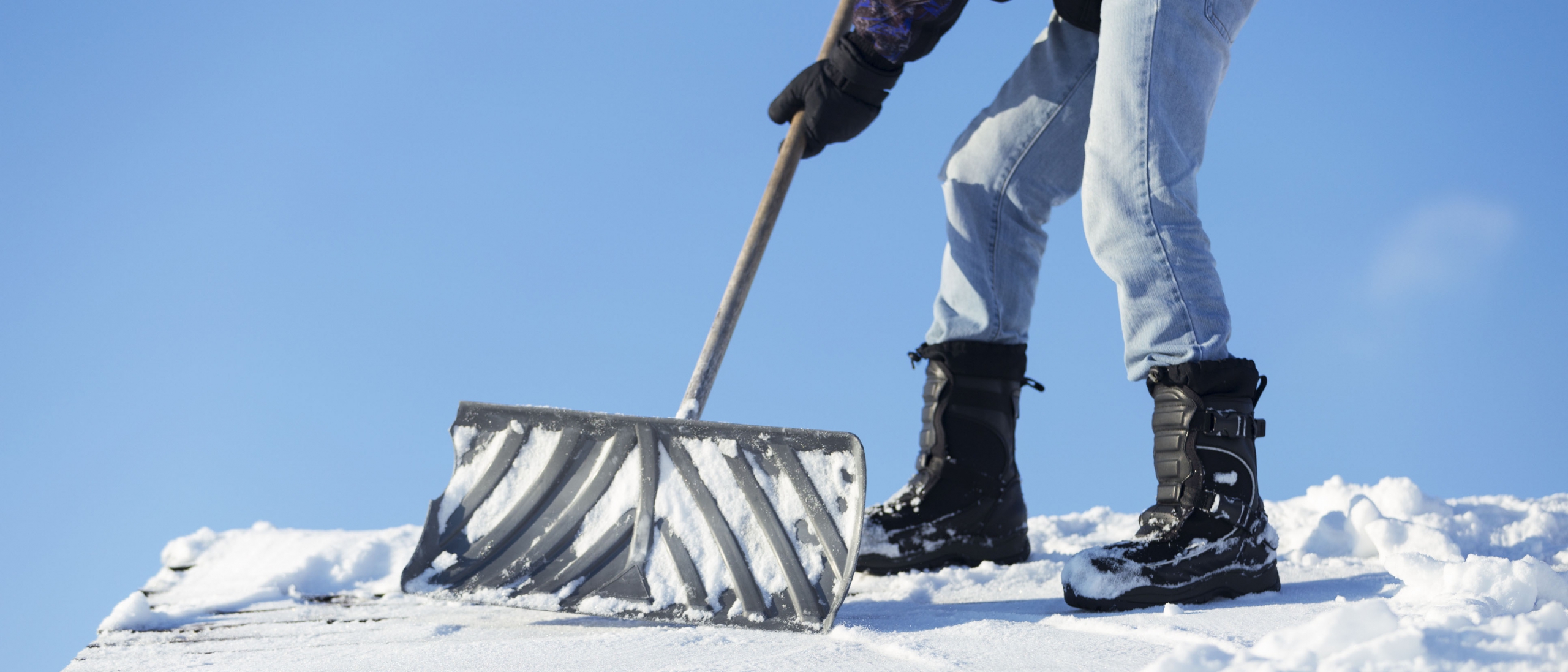 Quelle pelle à neige choisir pour bien déneiger ?